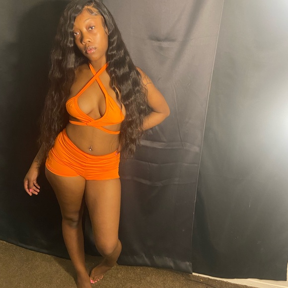 2 Piece with biker shorts - Picture 1 of 1